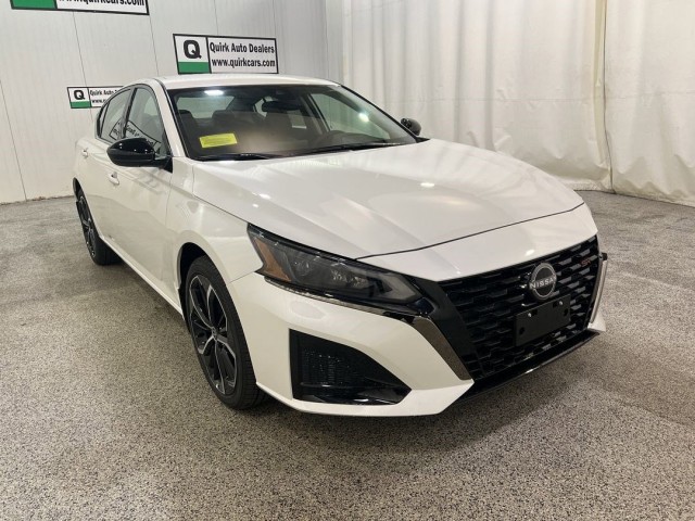 2025 Nissan Altima SR