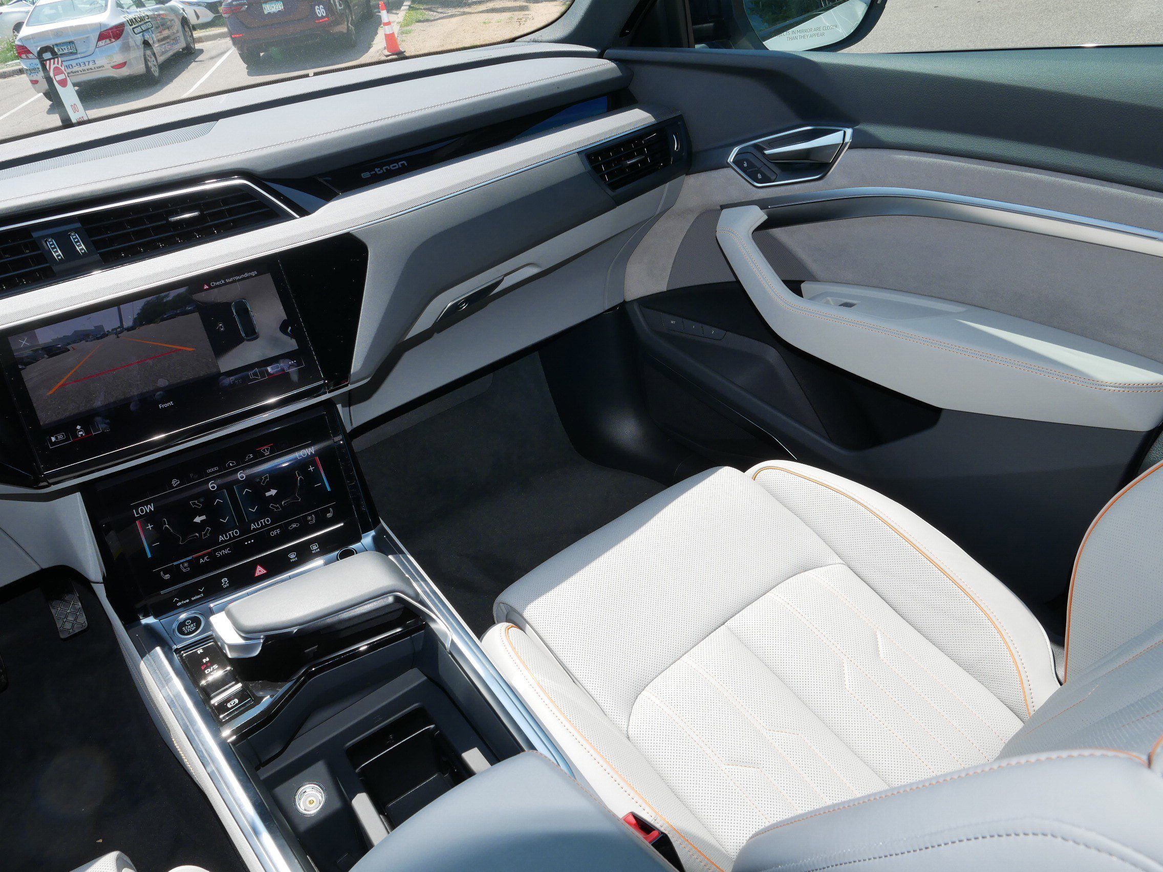 2024 Audi Q8 E-tron line Prestige photo 11