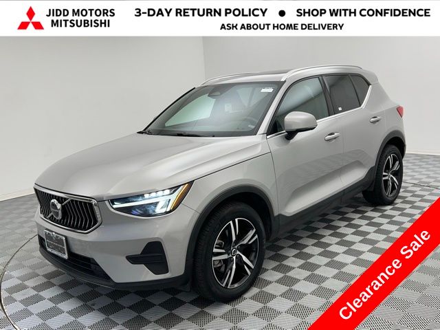 2024 Volvo XC40 Core's photo