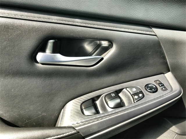 2024 Nissan Sentra SV photo 4