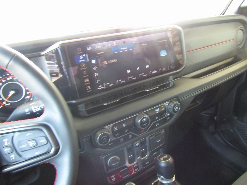 2024 Jeep Wrangler Rubicon photo 30