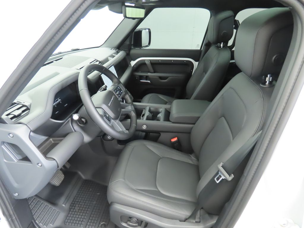 2025 Land Rover Defender 110 X-Dynamic SE photo 19