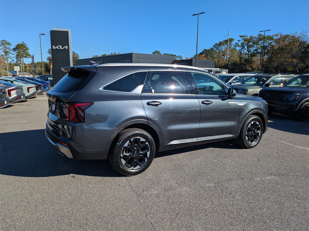 2024 Kia Sorento S photo 2