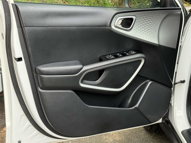 2023 Kia Soul LX photo 24