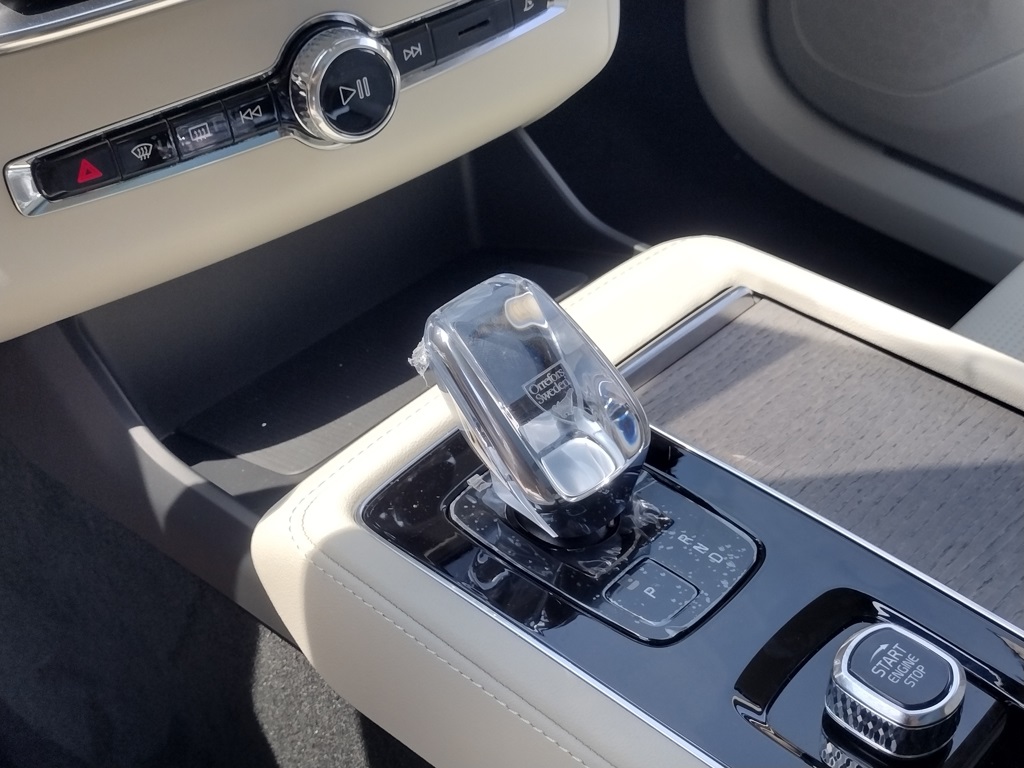 2026 VOLVO XC90 - Image 17