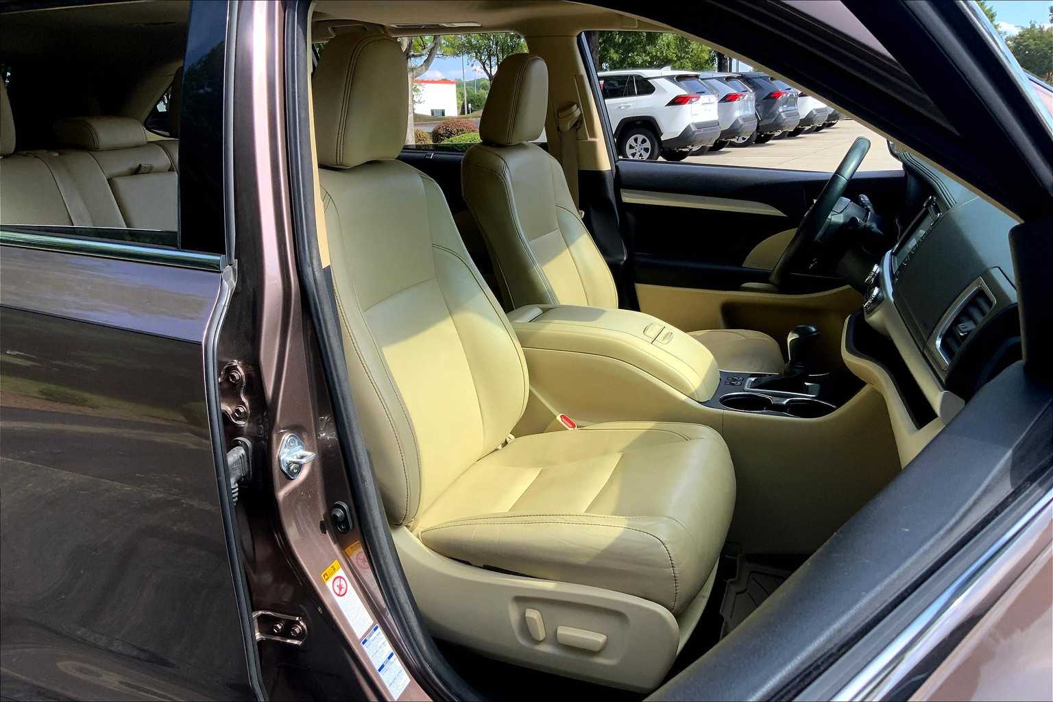 2017 Toyota Highlander XLE photo 8