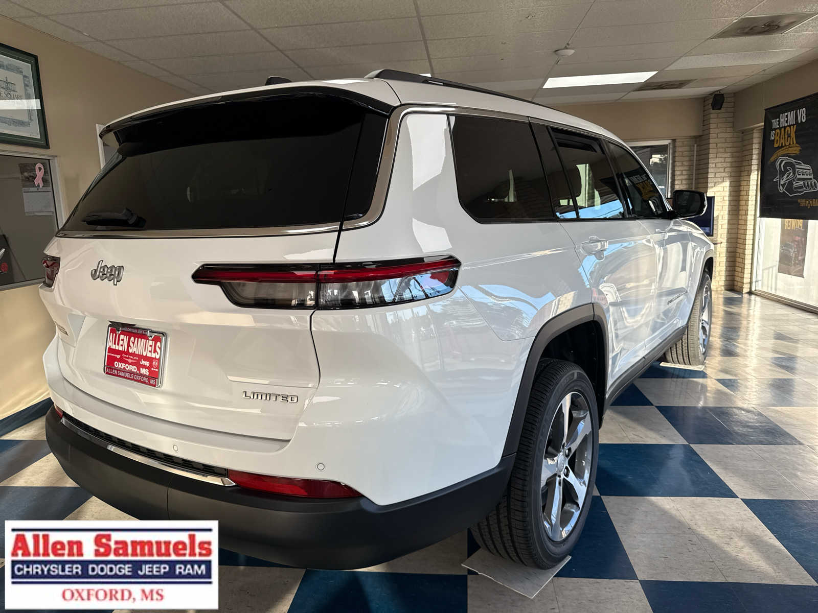 2025 Jeep Grand Cherokee Limited photo 2