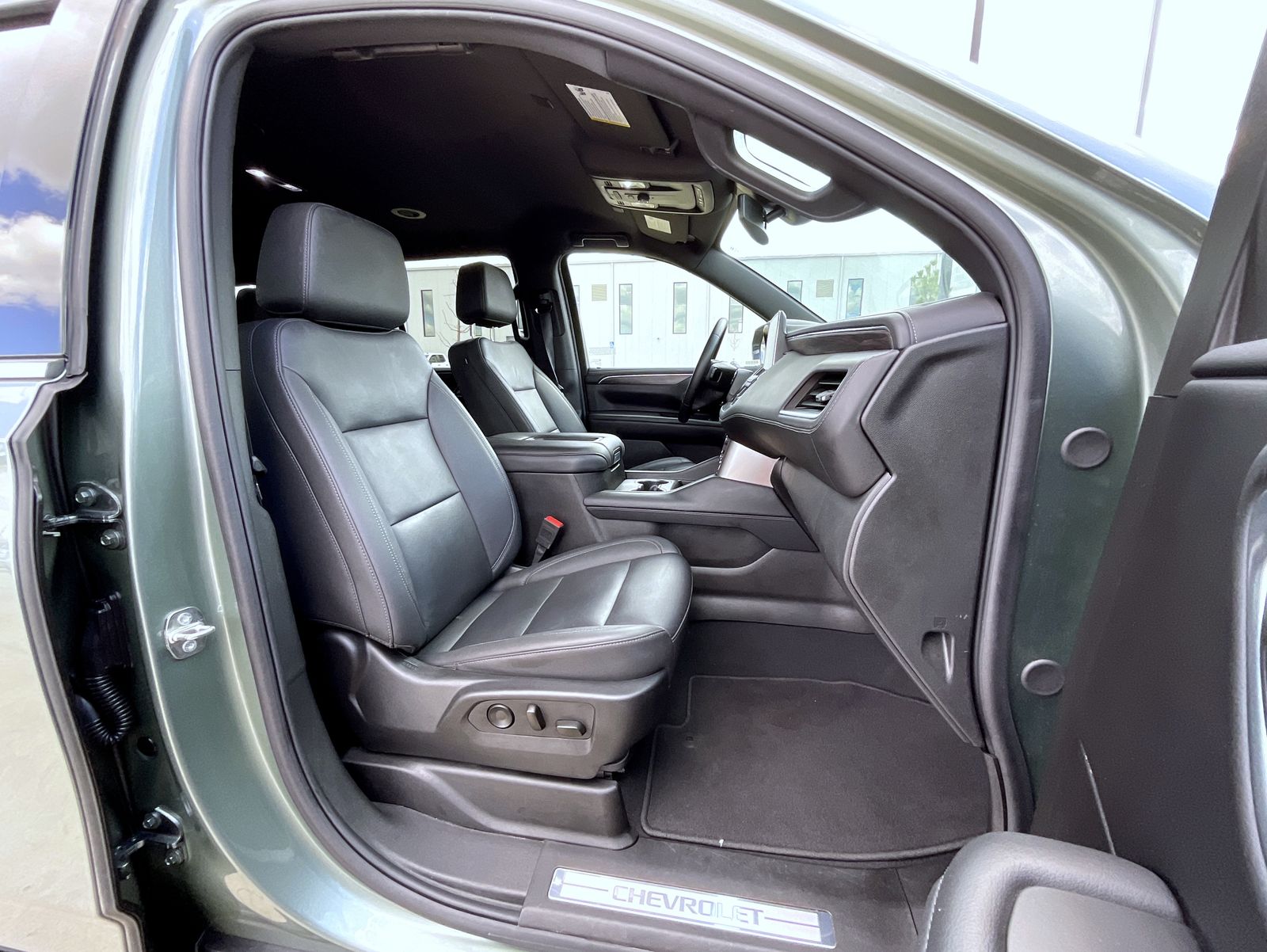 2024 Chevrolet Tahoe LT photo 16