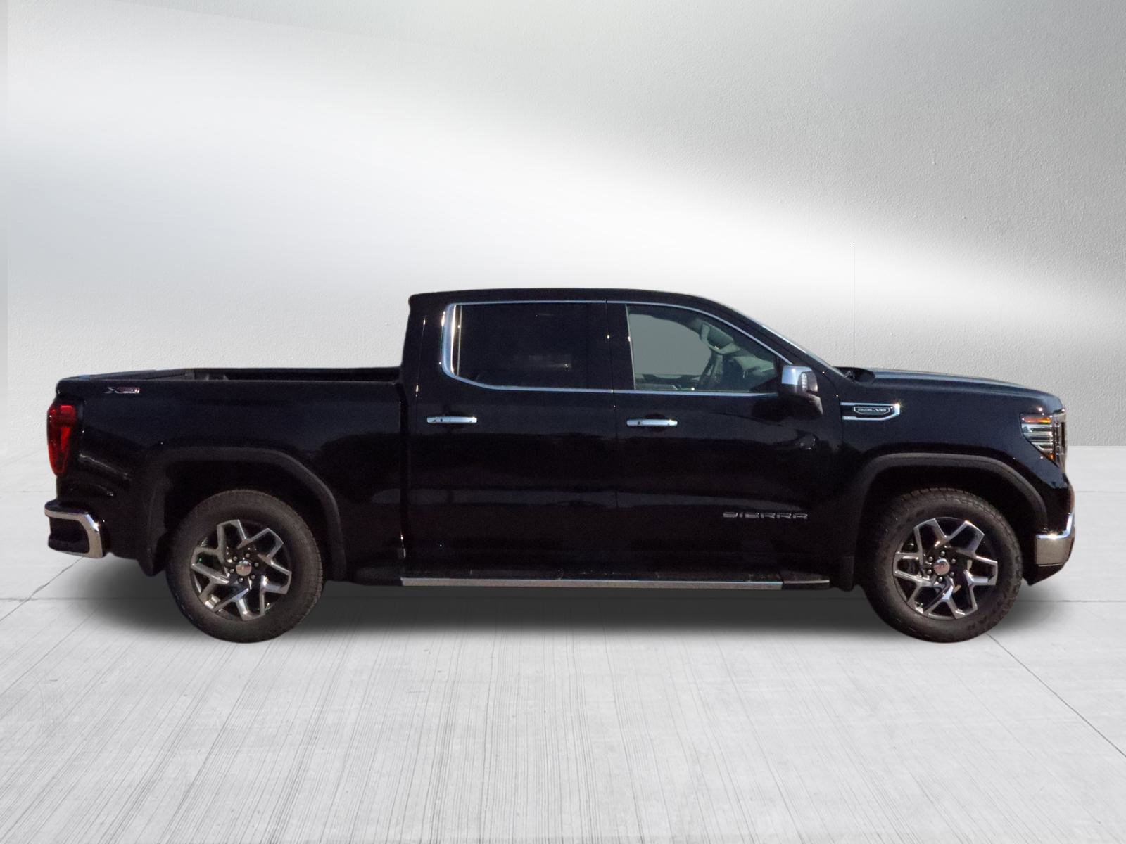 2026 Gmc Sierra SLT photo 8