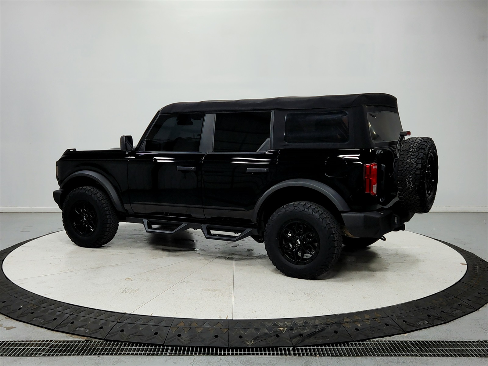 2022 Ford Bronco Base photo 4