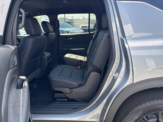 2026 Chevrolet Traverse photo 9