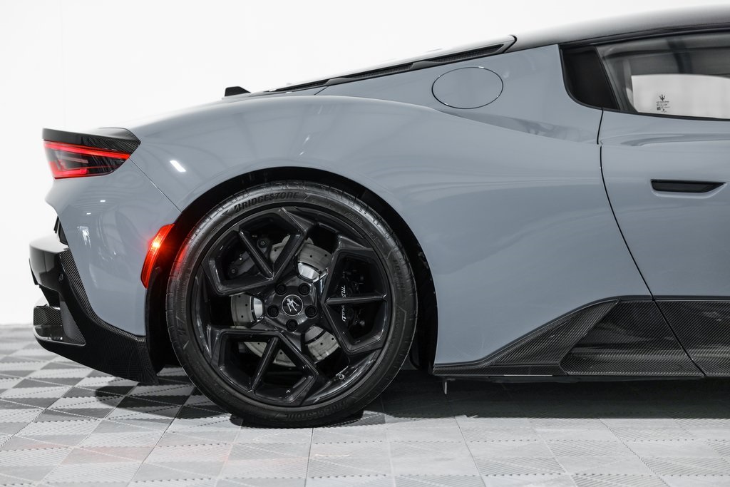 2023 Maserati MC20 Base photo 2