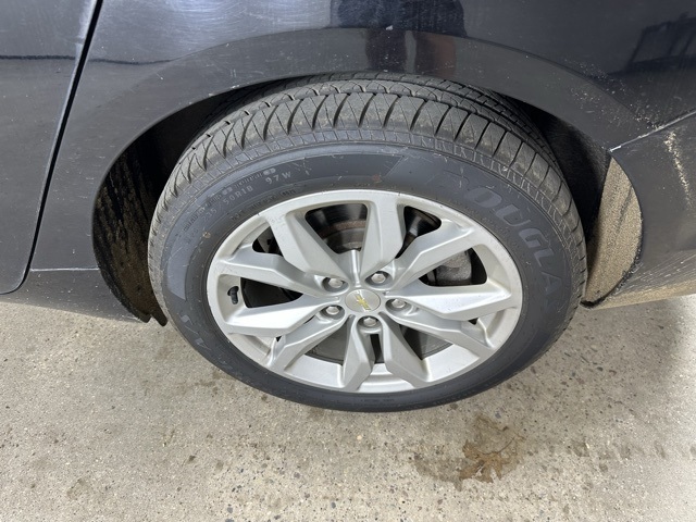 2017 Chevrolet Impala 1LT photo 25