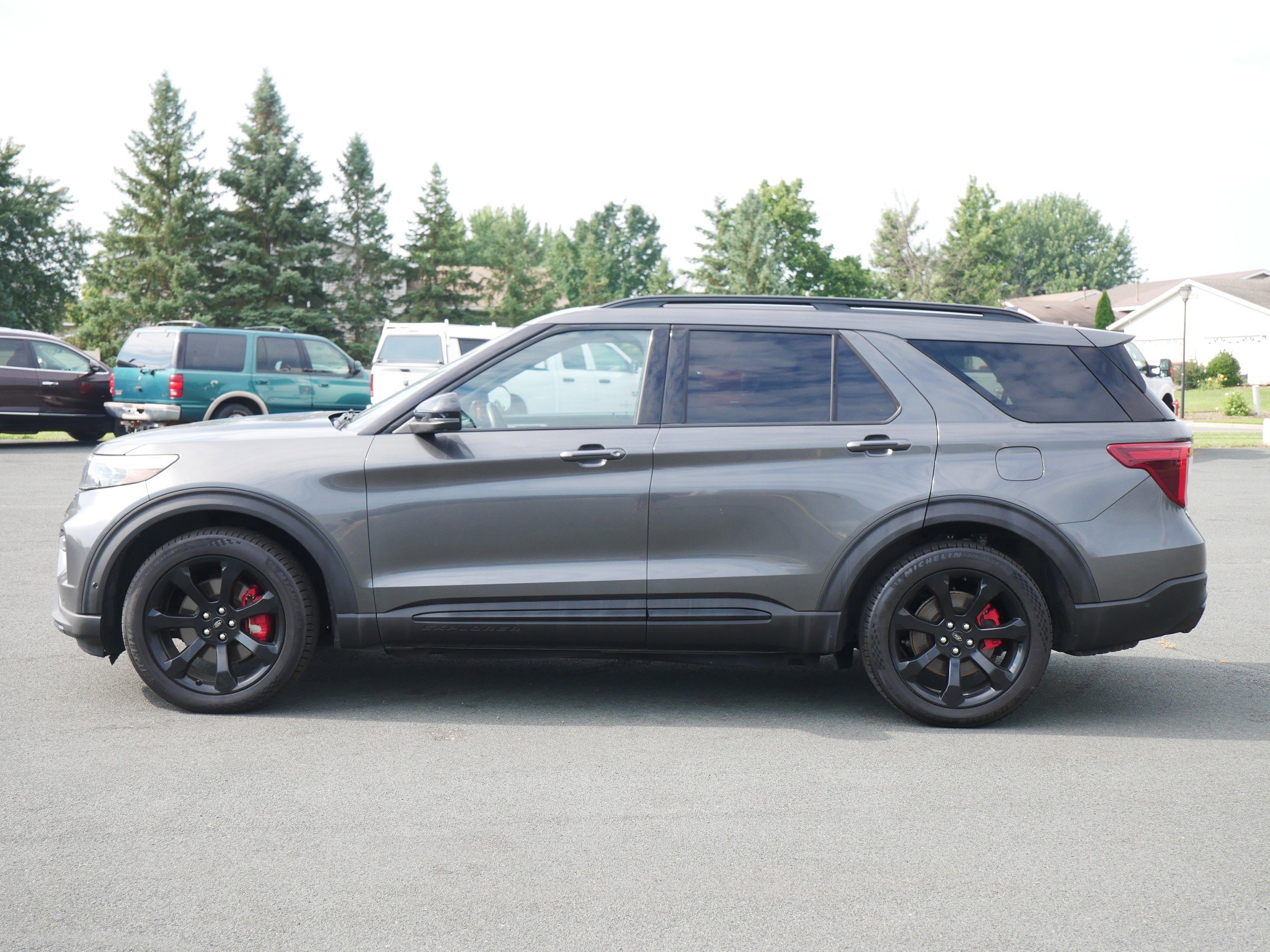Used 2020 Ford Explorer ST with VIN 1FM5K8GCXLGA10265 for sale in Hastings, Minnesota