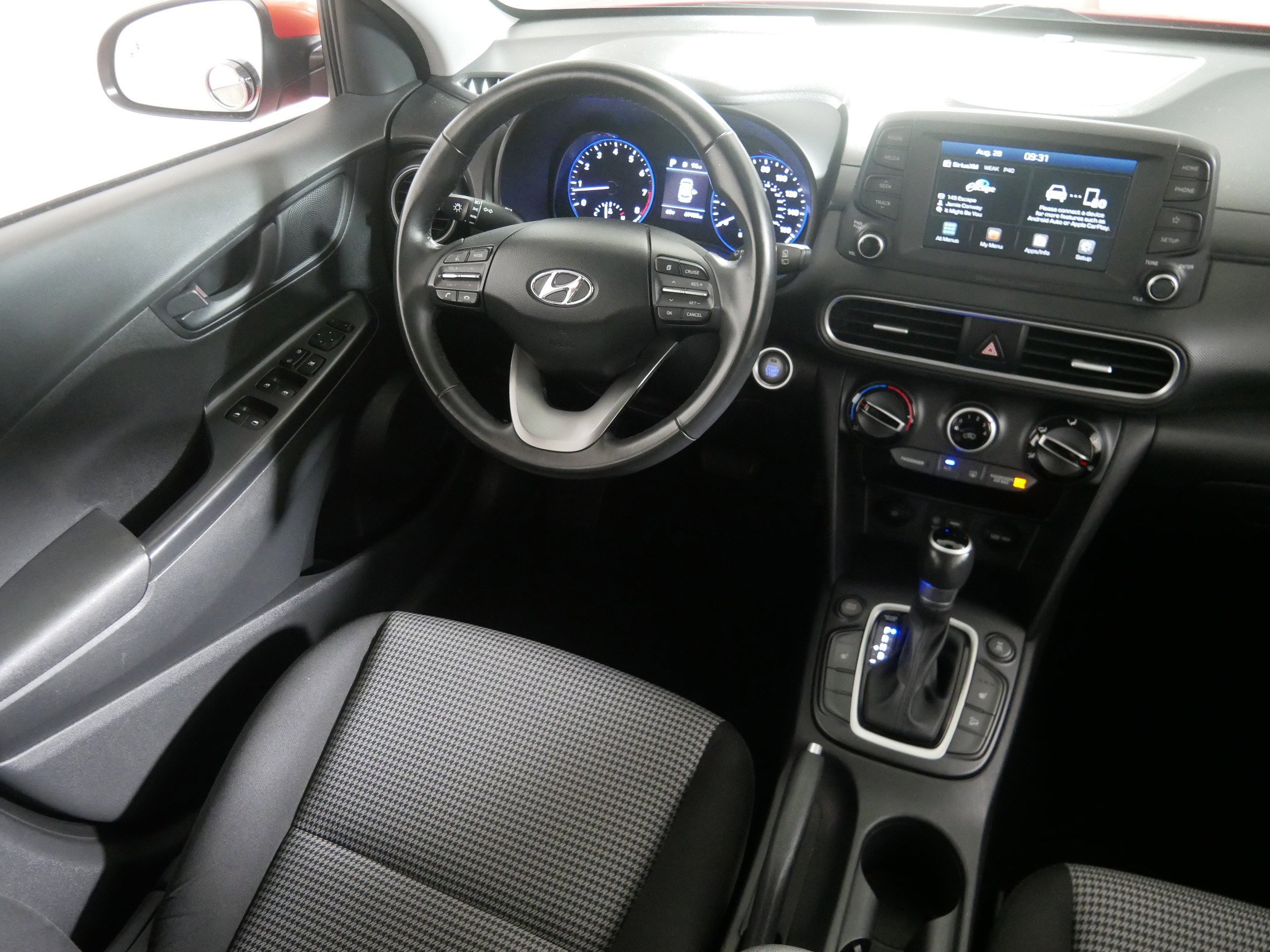 2019 Hyundai Kona SEL photo 9