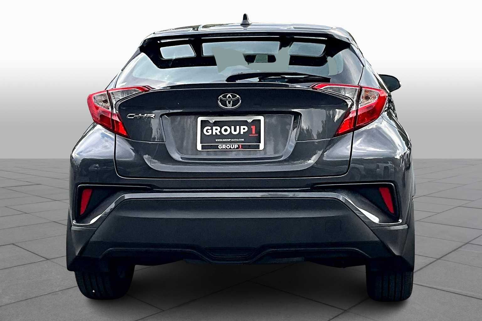 2021 Toyota C-HR XLE photo 4