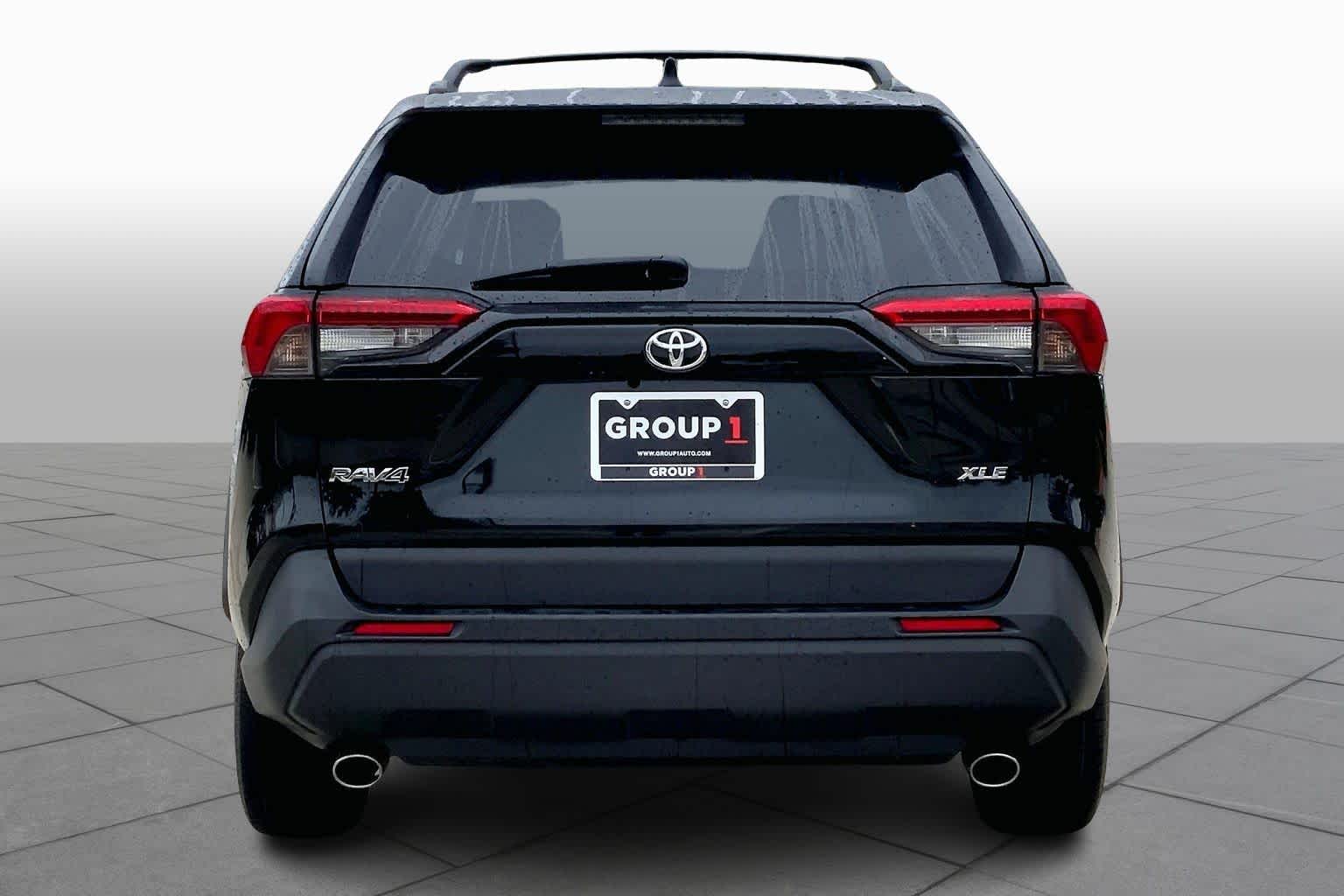 2019 Toyota RAV4 Premium XLE photo 4