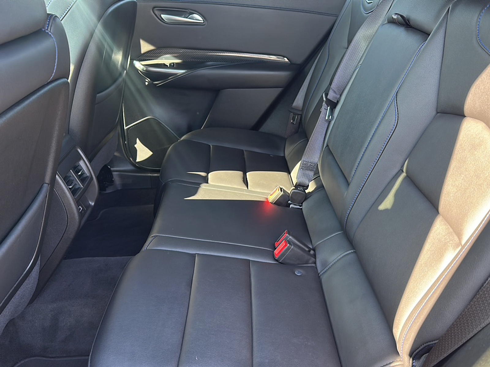 2025 Cadillac XT4 Sport photo 7