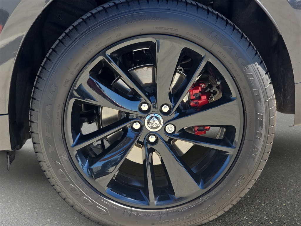 2025 Jaguar F-PACE P400 R-Dynamic S photo 33