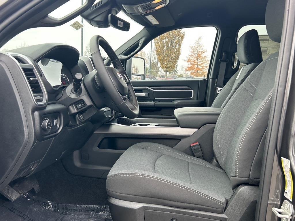 2024 Ram 2500 Big Horn photo 4