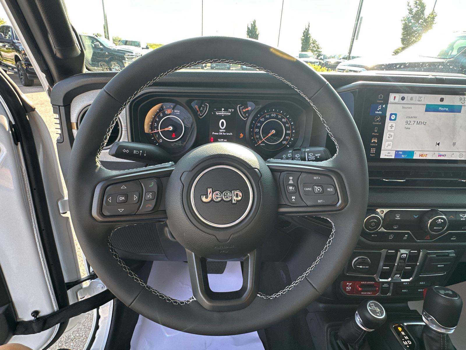 2025 Jeep Wrangler Willys photo 12