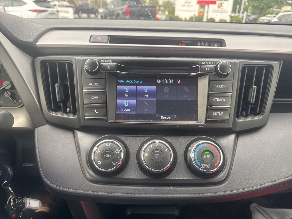 2018 Toyota RAV4 LE photo 7