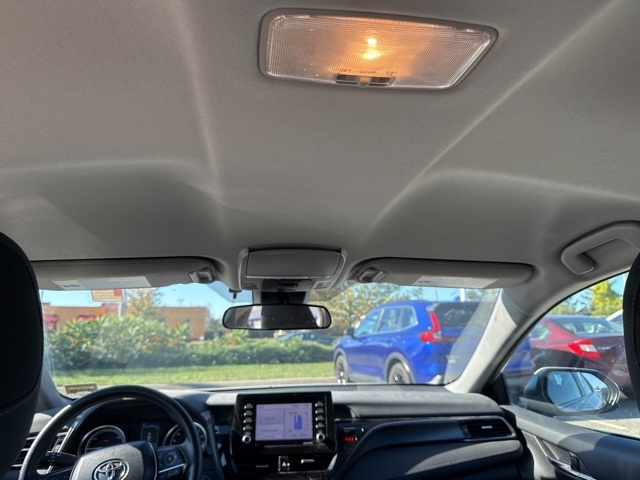 2022 Toyota Camry Hybrid LE photo 19