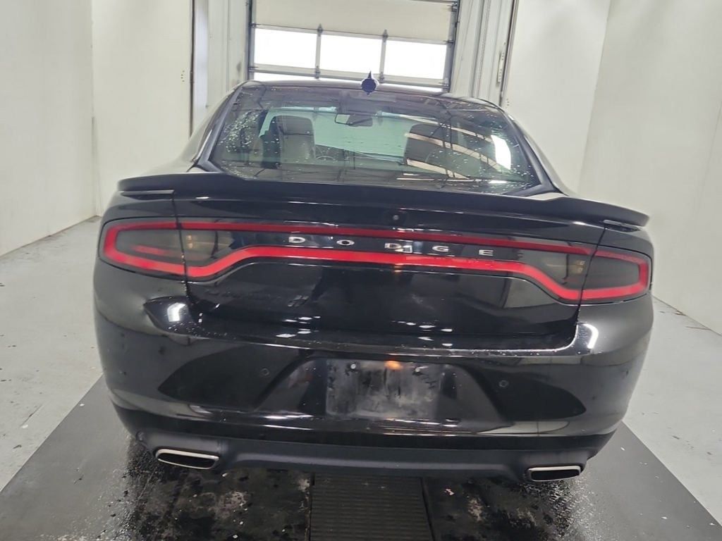 2019 Dodge Charger SXT photo 4