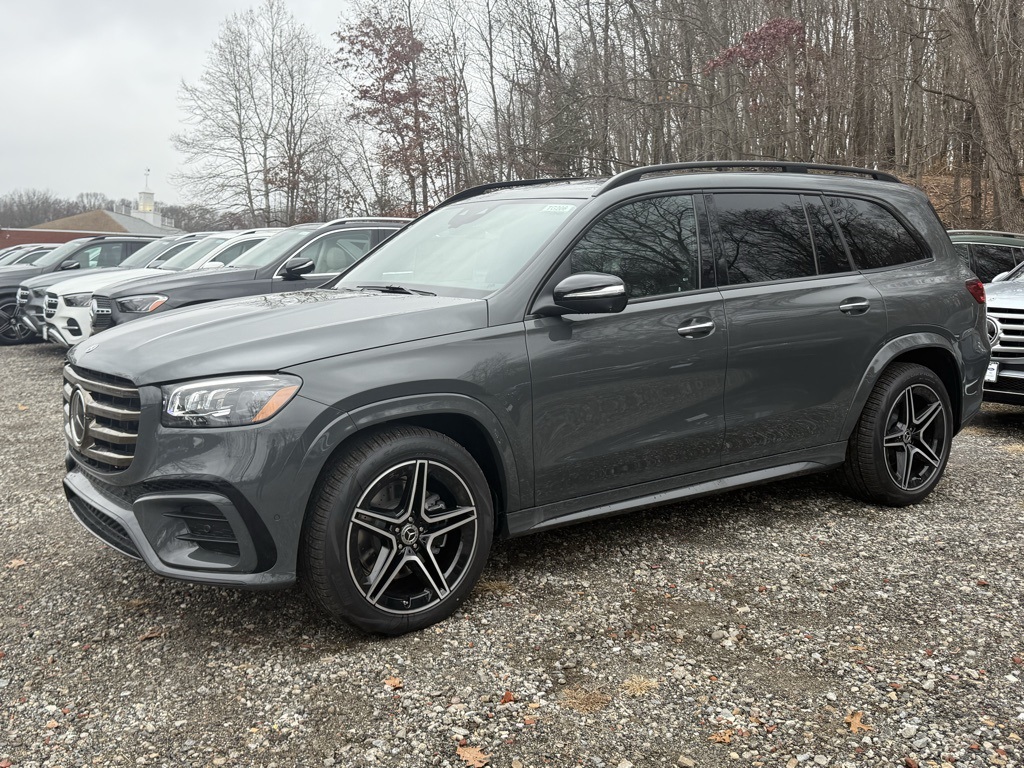 2026 Mercedes Benz GLS 450 4MATIC photo 3