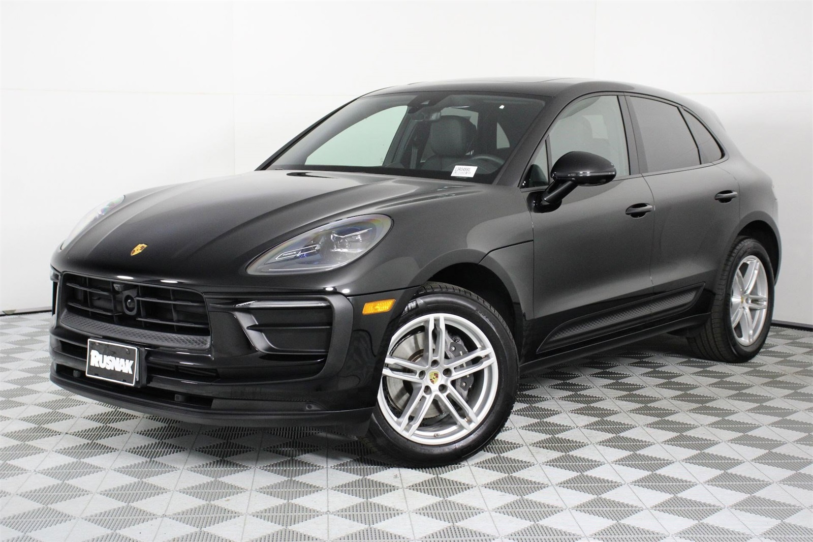 2025 Porsche Macan T