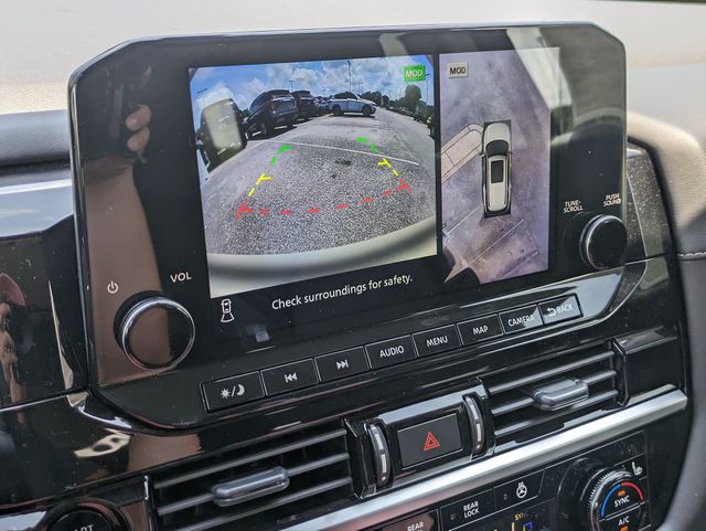 2025 Nissan Pathfinder SL photo 19