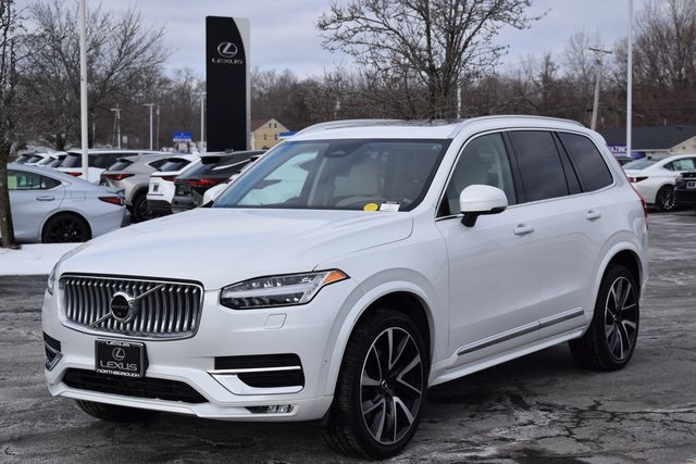 2023 Volvo XC90 Plus's photo