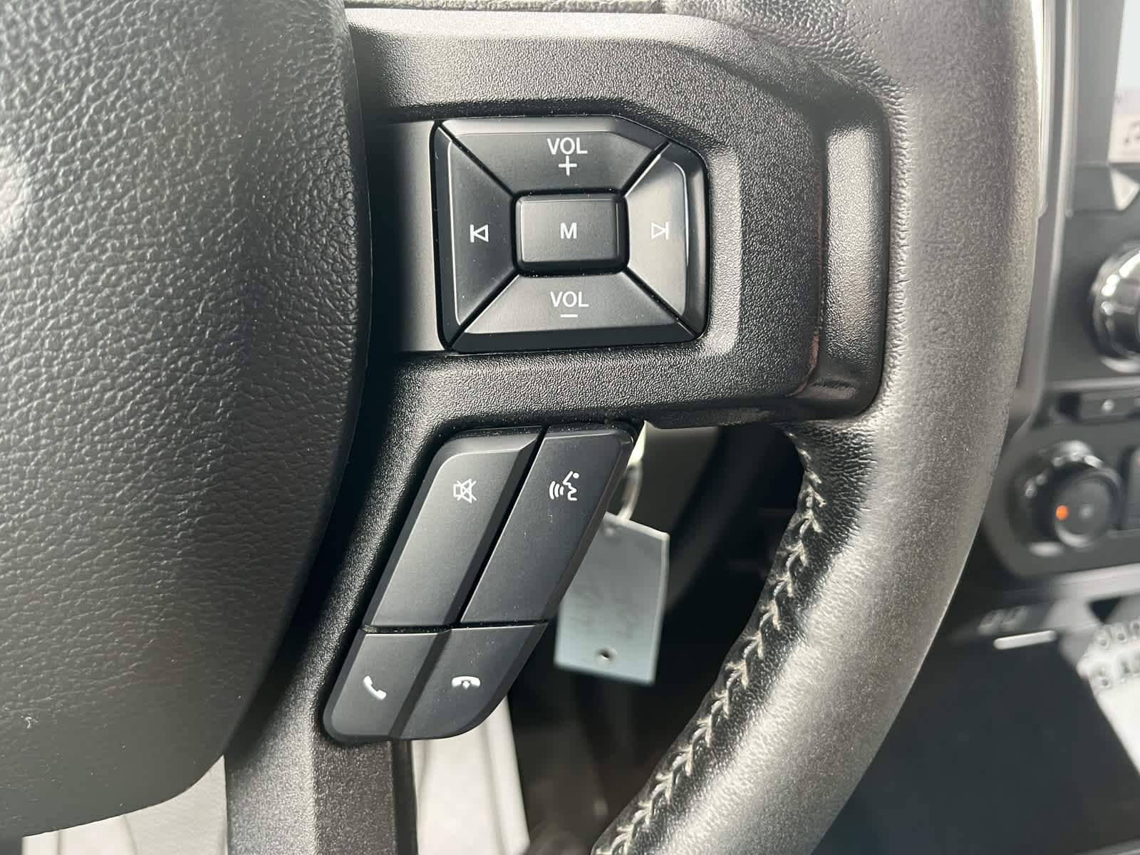 2017 Ford F-150 XLT photo 25