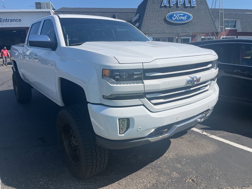 Used 2018 Chevrolet Silverado 1500 LTZ Z71 with VIN 3GCUKSEJ1JG173421 for sale in White Bear Lake, Minnesota