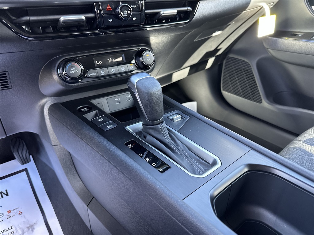 2026 Nissan Kicks SV photo 18