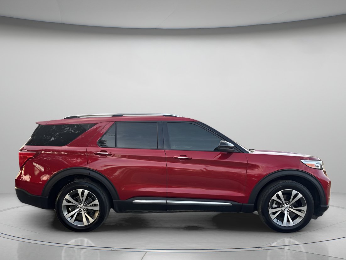 2020 Ford Explorer Platinum photo 2