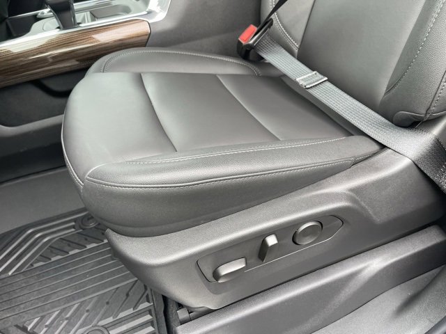 2025 Chevrolet Silverado 1500 RST photo 14