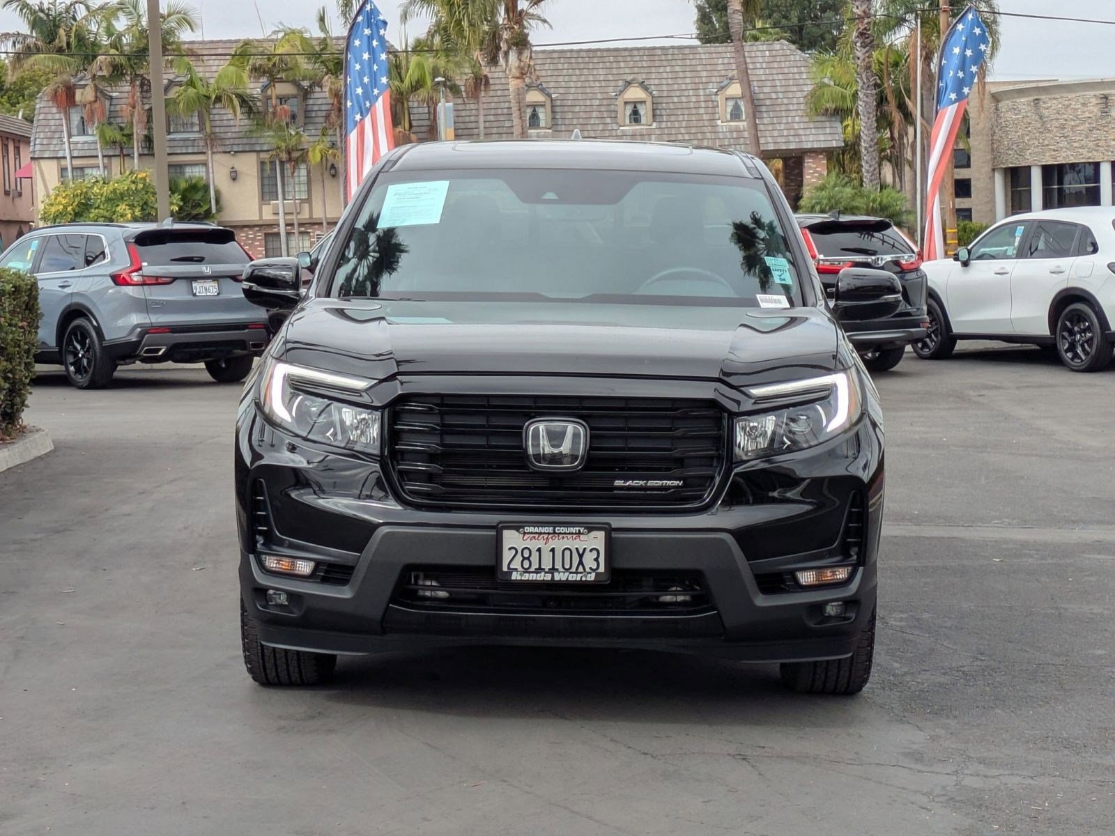 2023 Honda Ridgeline Black Edition photo 2