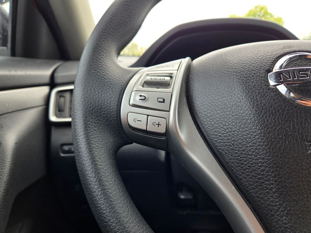 2016 Nissan Rogue SV photo 24