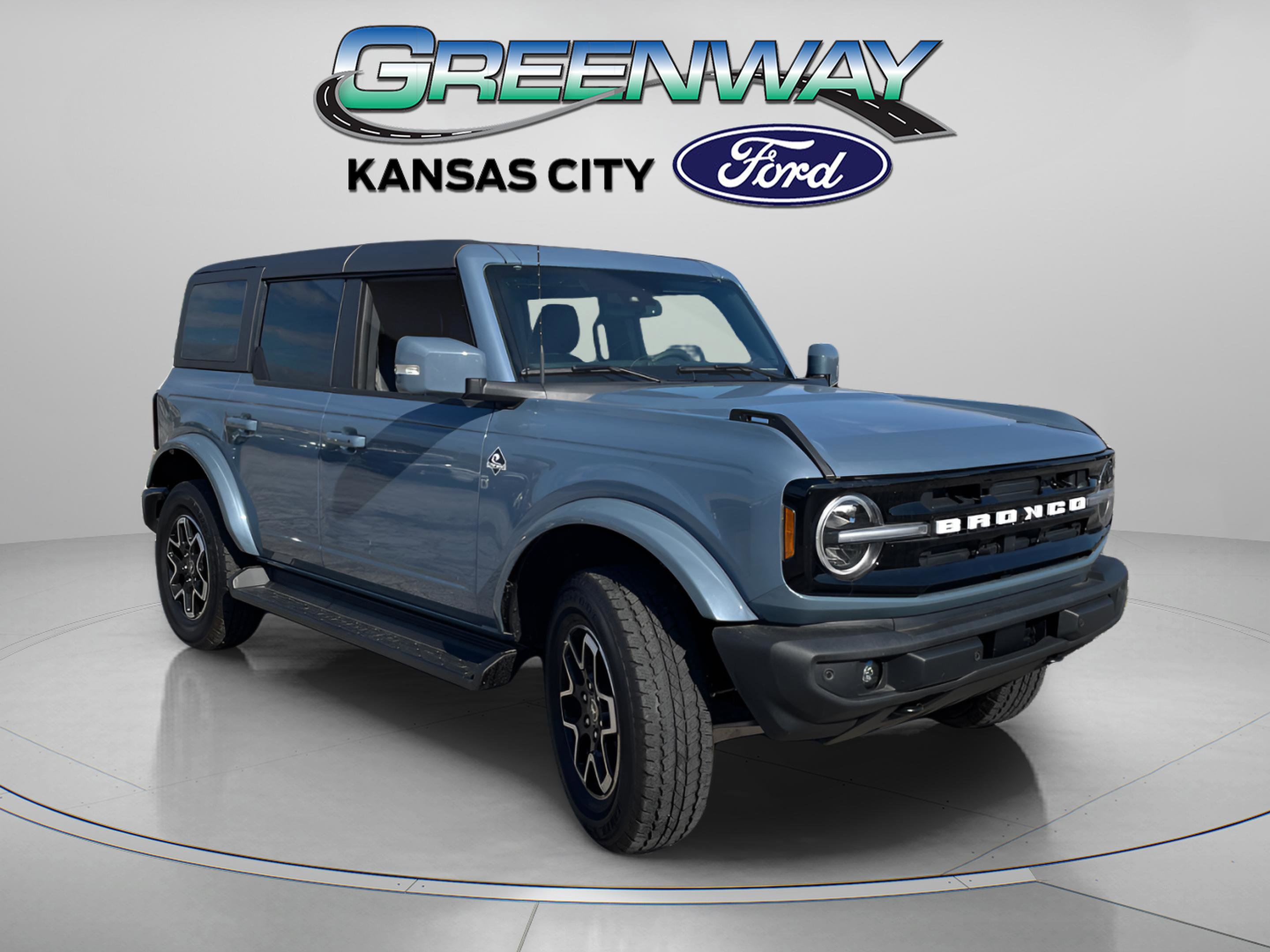 2025 Ford Bronco 4-Door Outer Banks's photo