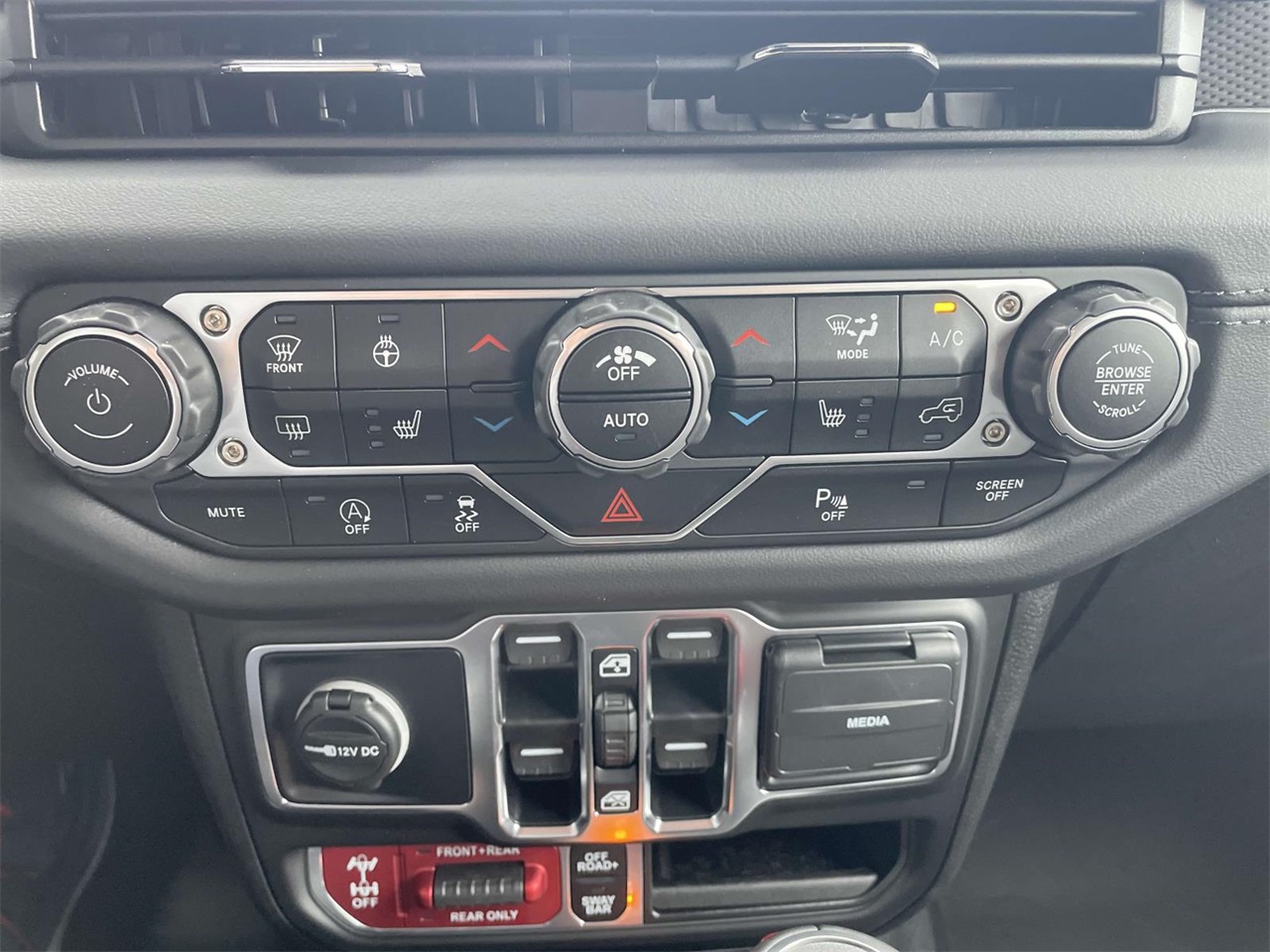 2025 Jeep Wrangler Rubicon X photo 16