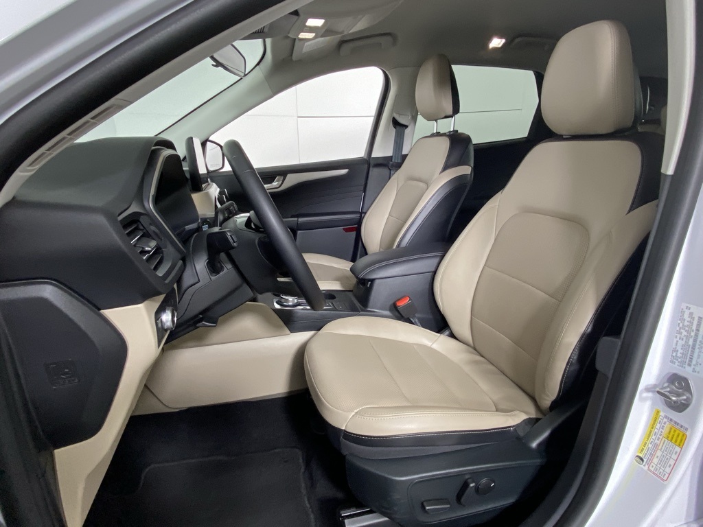 2022 Ford Escape SEL photo 3