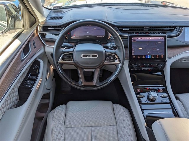 2023 Jeep Grand Cherokee Summit photo 16