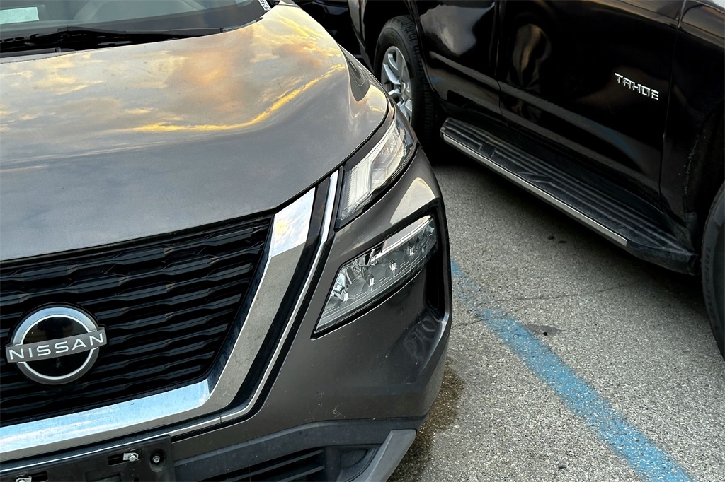 2023 Nissan Rogue SV photo 2