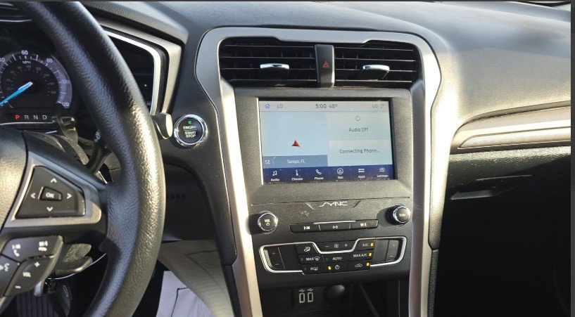 2020 Ford Fusion Hybrid SE photo 2