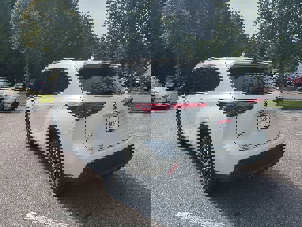 2020 Toyota Highlander Hybrid XLE photo 7