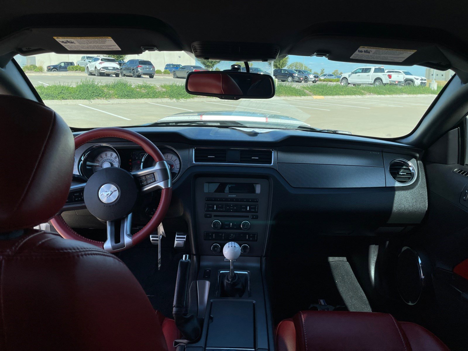 2010 Ford Mustang GT Premium photo 17