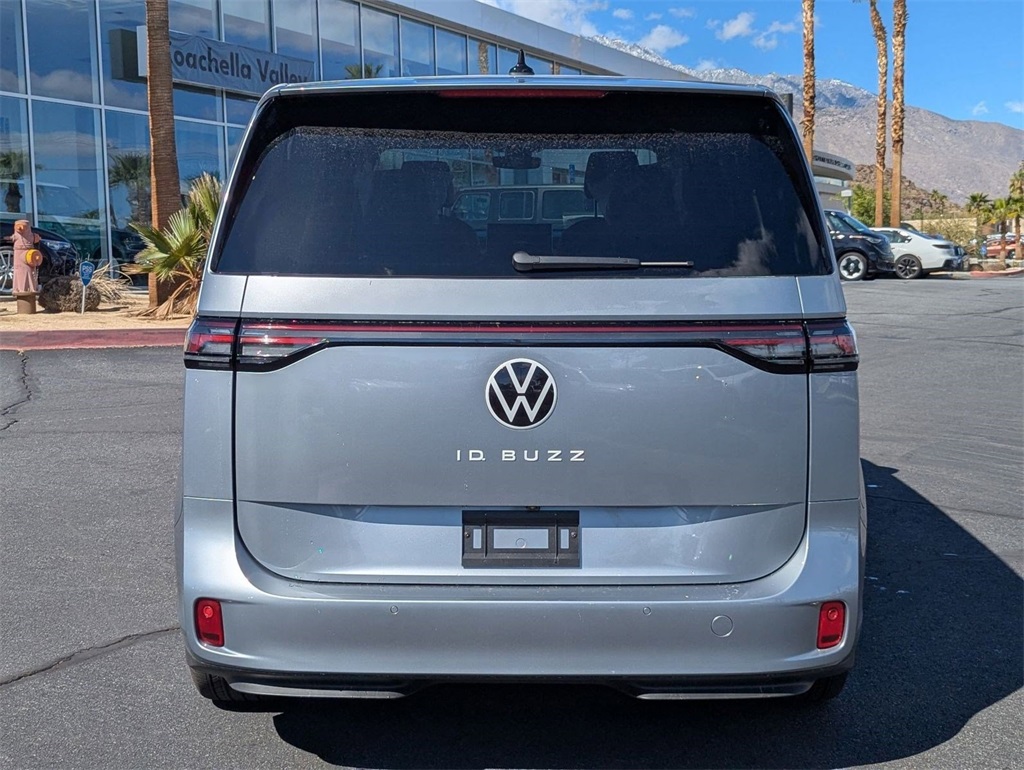 2025 Volkswagen ID. Buzz Pro Plus photo 4