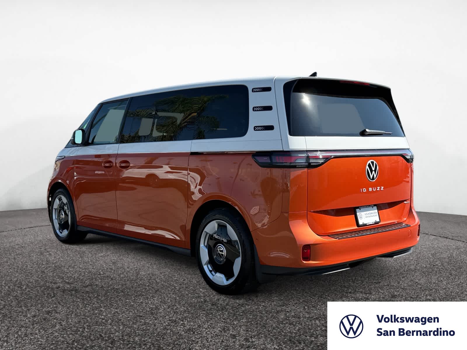 2025 Volkswagen ID. Buzz Pro Plus photo 3