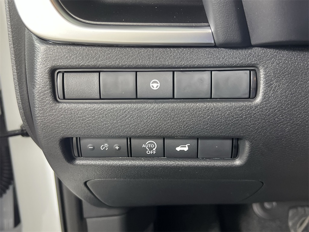 2026 Nissan Rogue SV photo 16